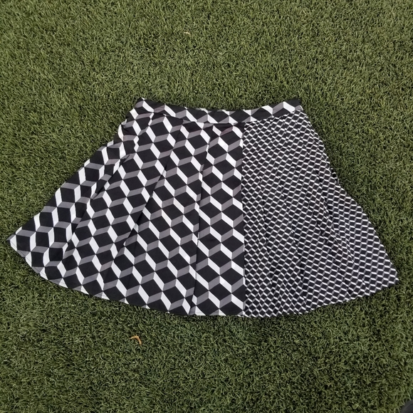 Halogen Mod Mini Skirt - Picture 2 of 4